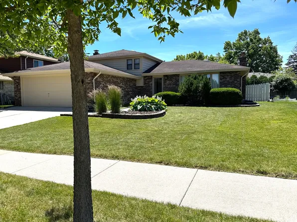 8429 165th Pl, Tinley Park, IL 60487