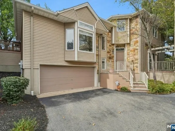 129 Clarken Dr #88, West Orange, NJ 07052