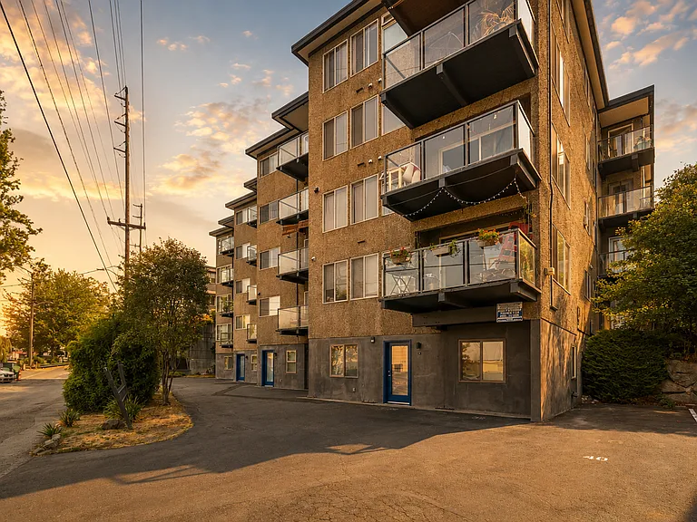 Minor Tower Apartments - Located in Eastlake — Photo 143