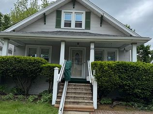 819 W Barnes Ave, Lansing, MI 48910