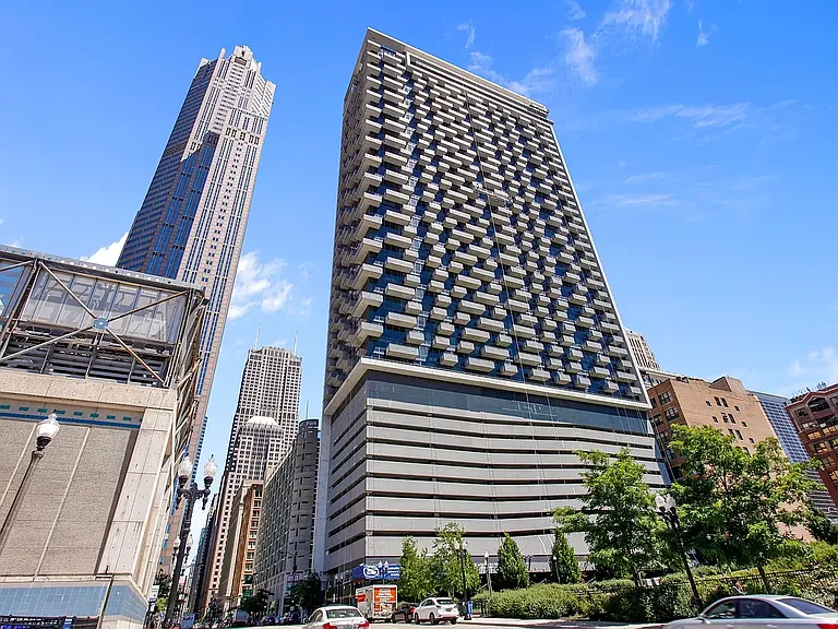 235 W Van Buren St #3720 — Photo 8