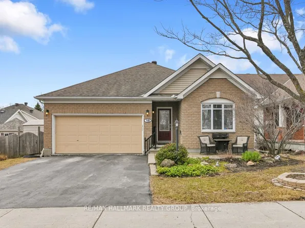 18 Spinney Way, Ottawa, ON K2J 4Y8