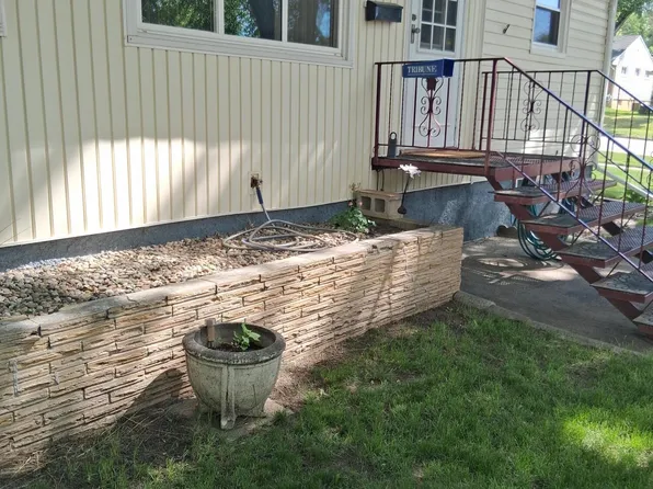 1520 Laforest Ave, Bismarck, ND 58501