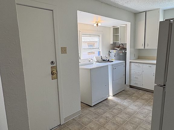 3rd image of 108 N Gold St #A
