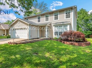 525 Rancho Ln, Florissant, MO 63031