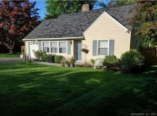 19 Long Hill Dr, Stamford, CT 06902