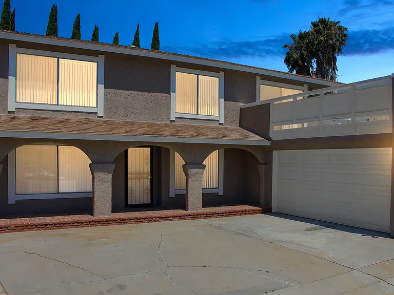 1909 E Bardet Pl — Photo 1