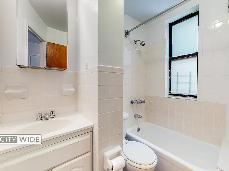 411 E 70th St #3F — Photo 5