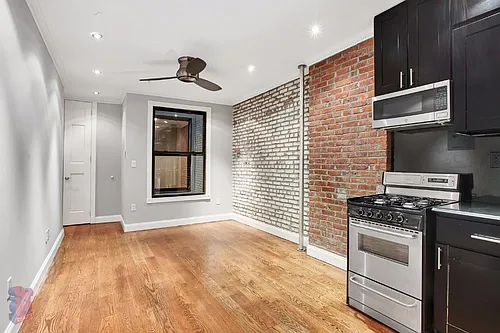 436 W 52nd St #7C Photo 1