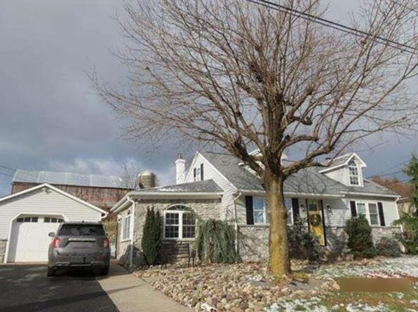 304 E New Market St, Freeburg, PA 17827
