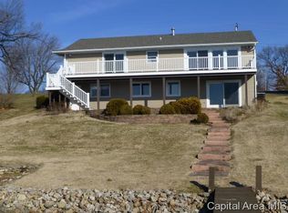 7 N Shore Dr, Petersburg, IL 62675