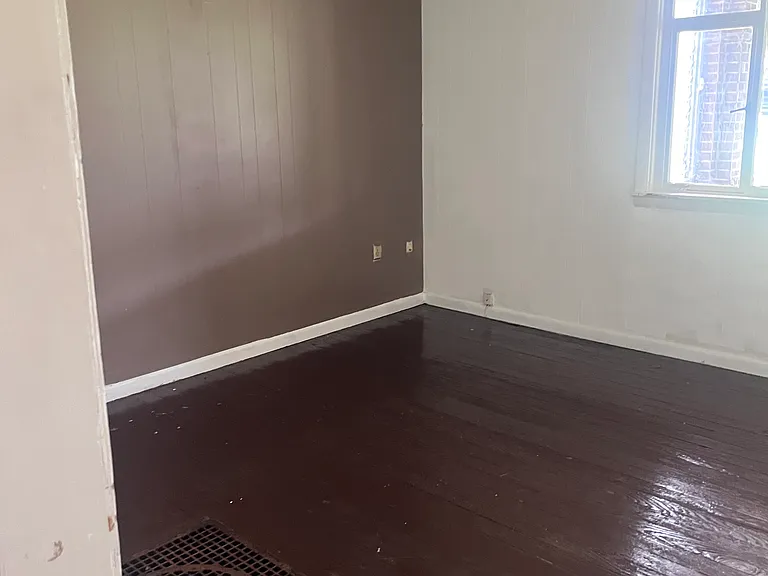 318 Spruce St — Photo 2