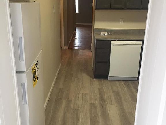 5th image of 3636 McRee Ave