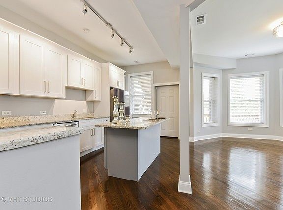 5th image of 4404 S Prairie Ave #1N