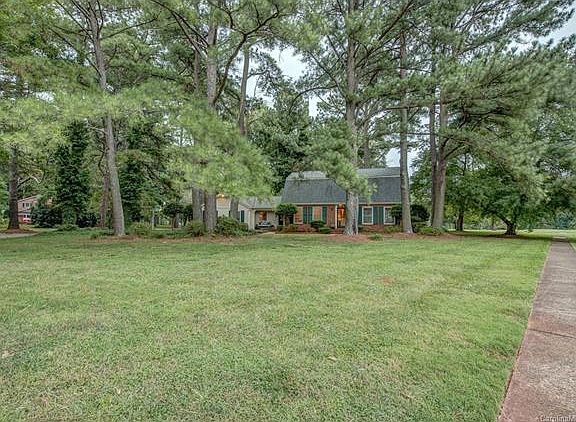 3rd image of 3708 Saint Charles Ct
