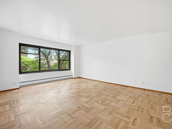 2nd image of 33-52 Crescent St APT 4C