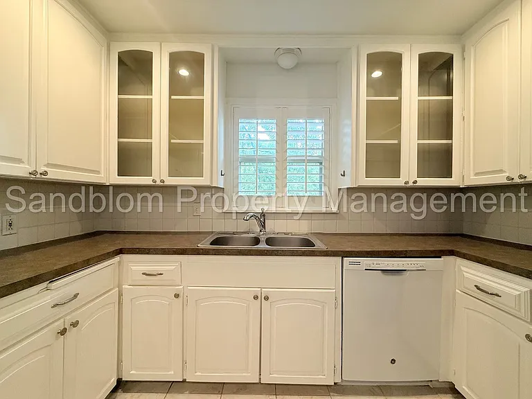 3737 E 37th Pl — Photo 11