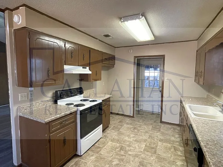 8213 Easy St — Photo 13