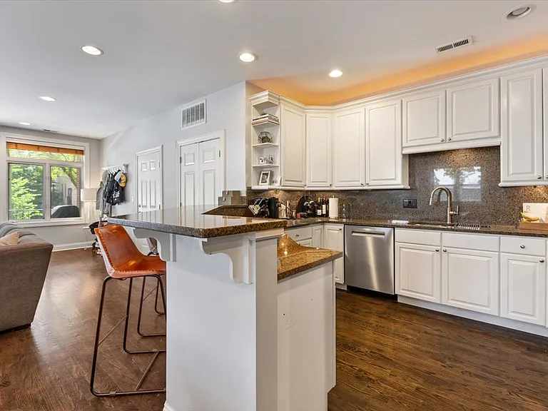 454 N Aberdeen St #2N — Photo 9