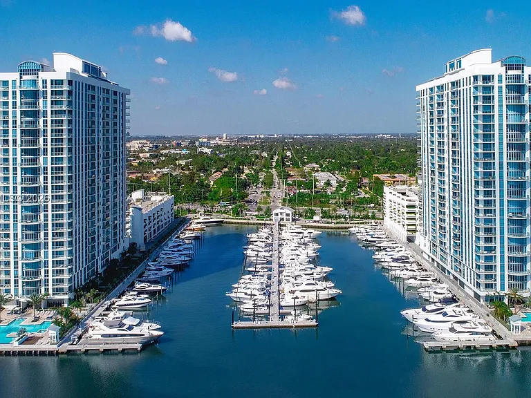 17301 Biscayne Blvd #308 — Photo 24