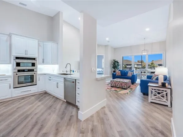 835 Bentwater CIR #203, NAPLES, FL 34108