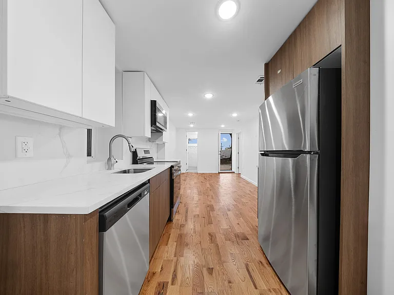 1111 53rd St #BASEMENT — Photo 7