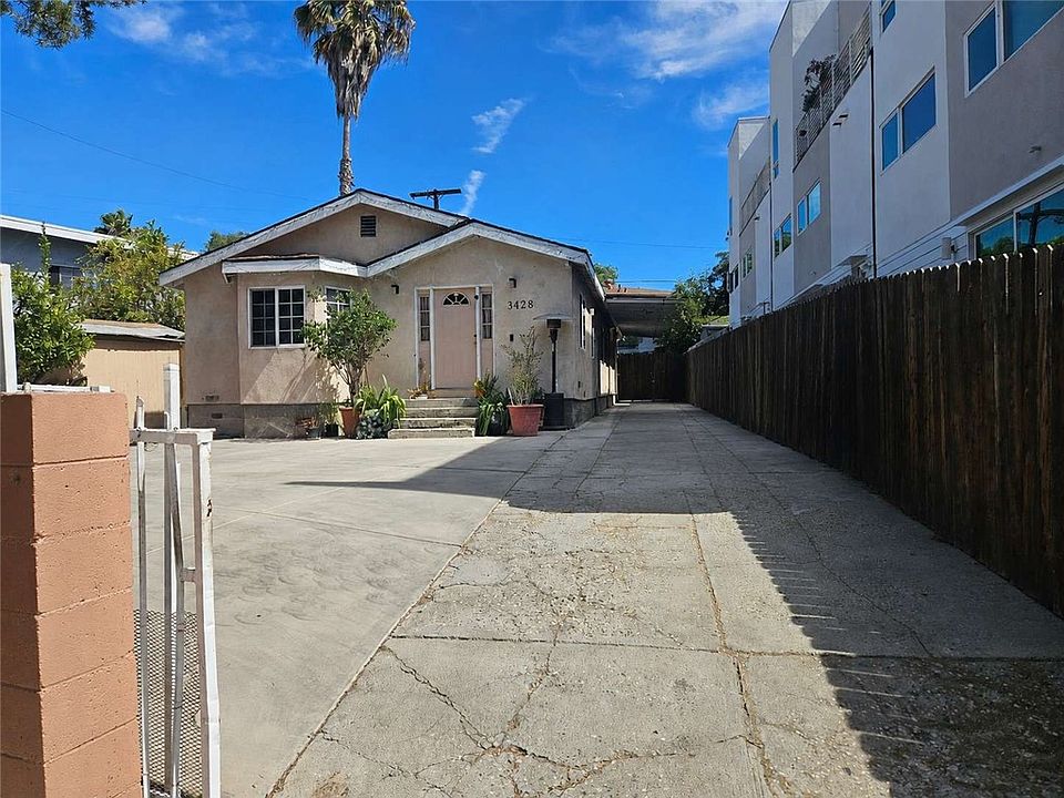 1st image of 3428 Fletcher Dr