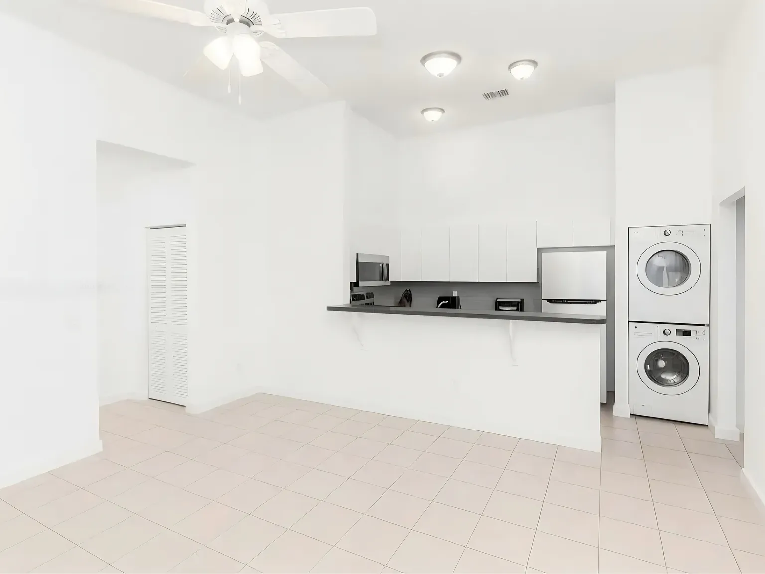 3 bed, 1246 sqft, $2,700 — Photo 3