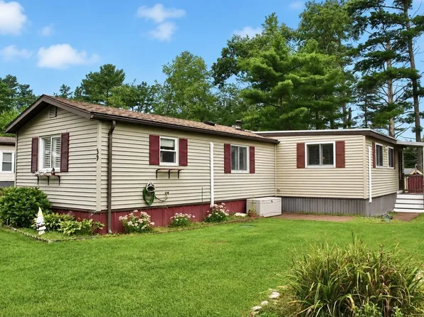 39 Pipers Way, Carver, MA 02330