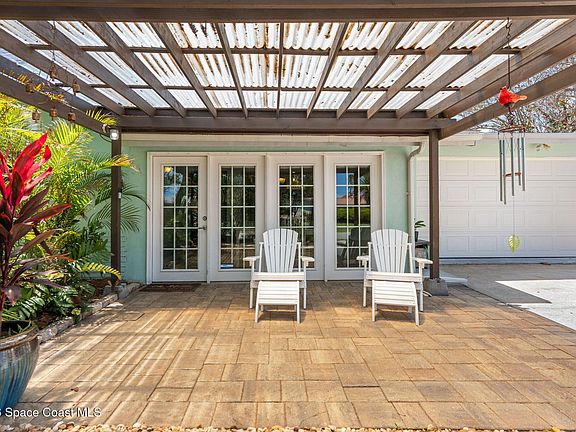 5th image of 207 Pine Tree Dr