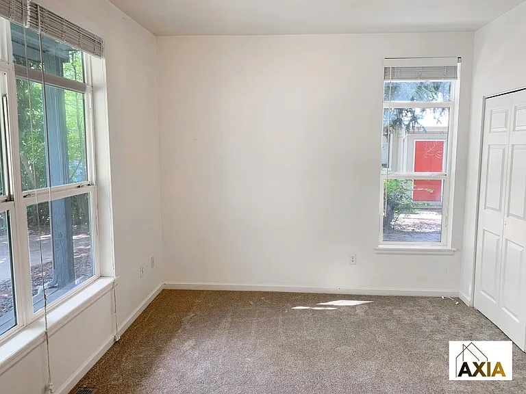 2222 Walnut St #1 — Photo 5