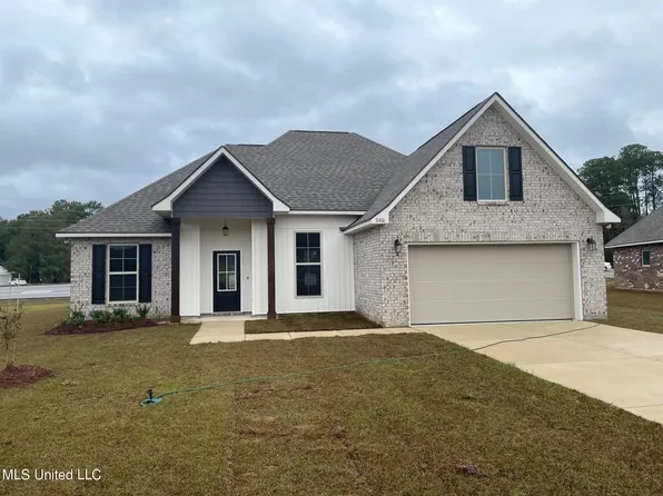 11416 Memphis Cir, Ocean Springs, MS 39564