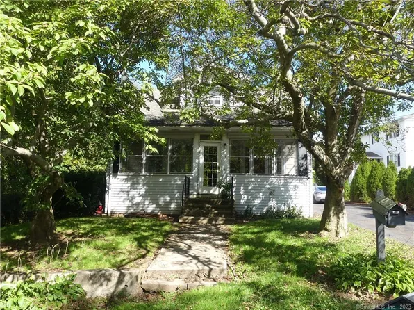 32 Konstin Place, New Britain, CT 06051