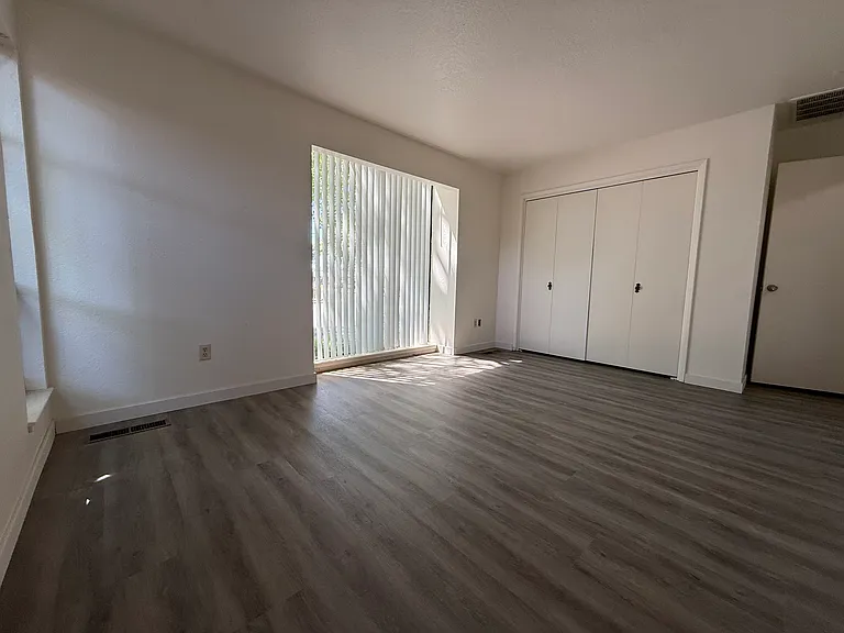 604 Rose Ave #606 — Photo 17