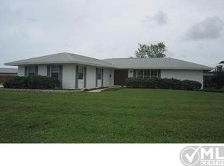 9922 Honeysuckle Ave, Palm Beach Gardens, FL 33410
