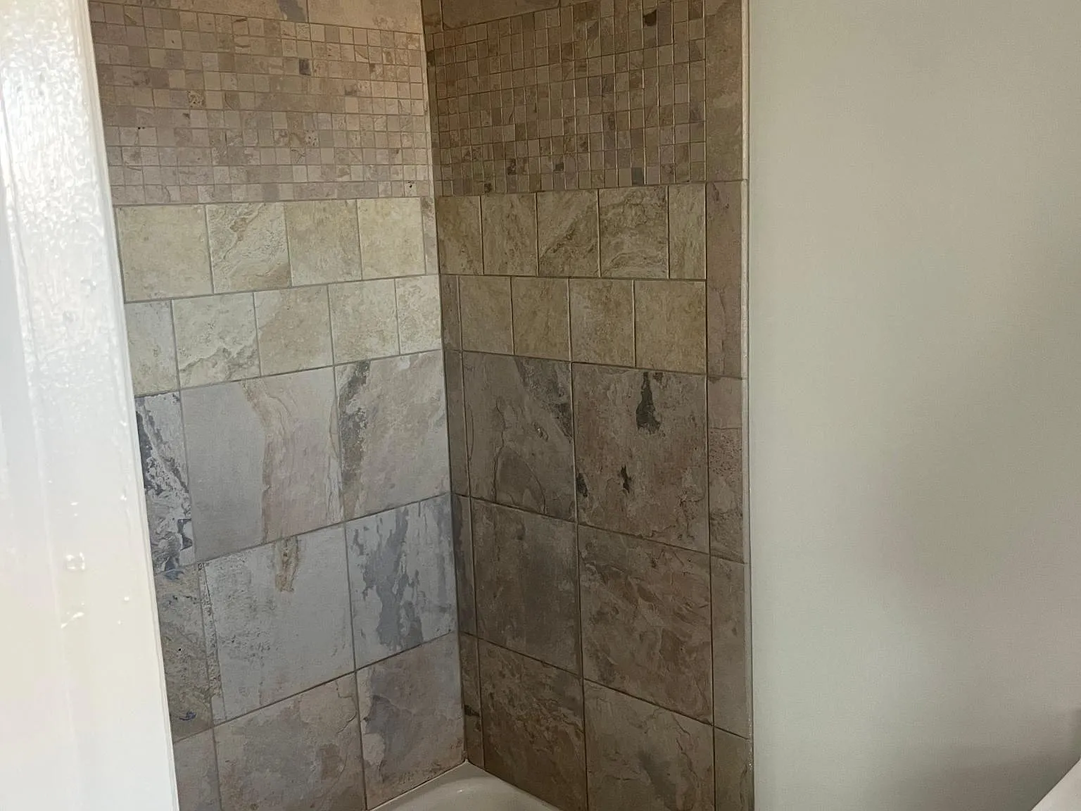201 Concord St — Photo 1
