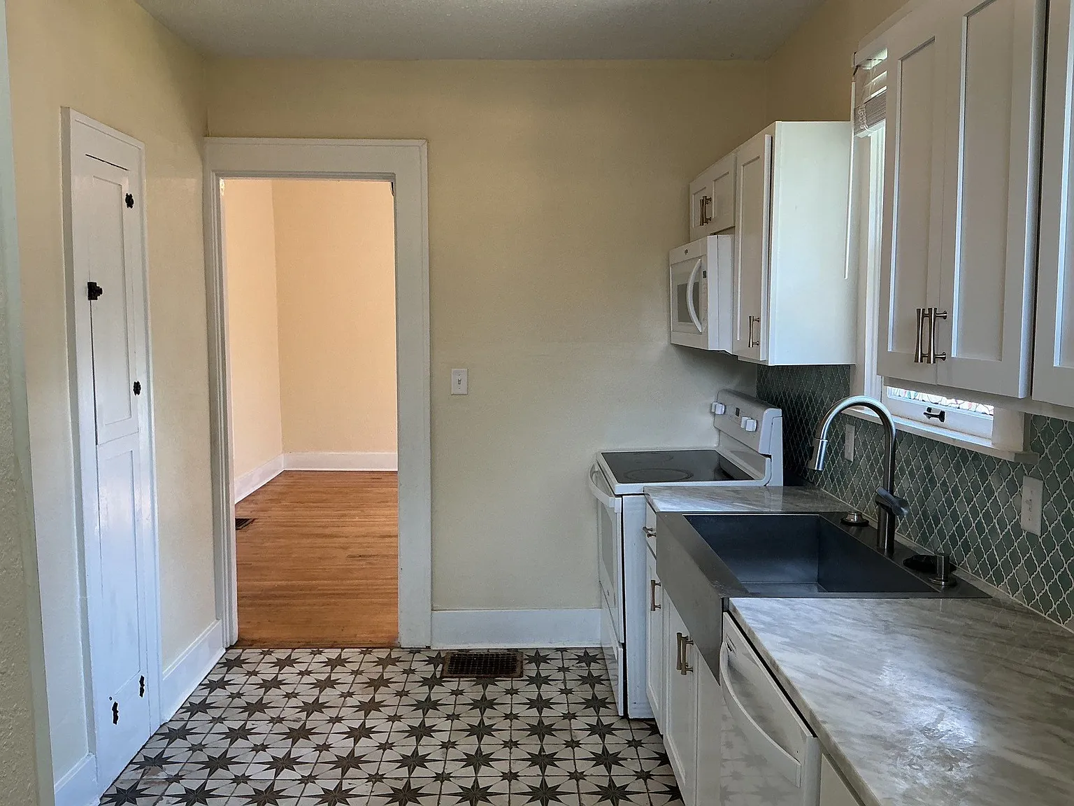 1 bed, 809 sqft, $925 — Photo 2