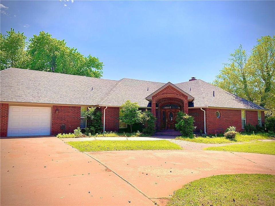 2nd image of 2281 Lee Pl