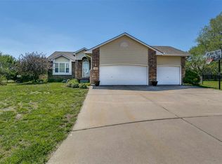 1300 Willowbrook Cir, Towanda, KS 67144