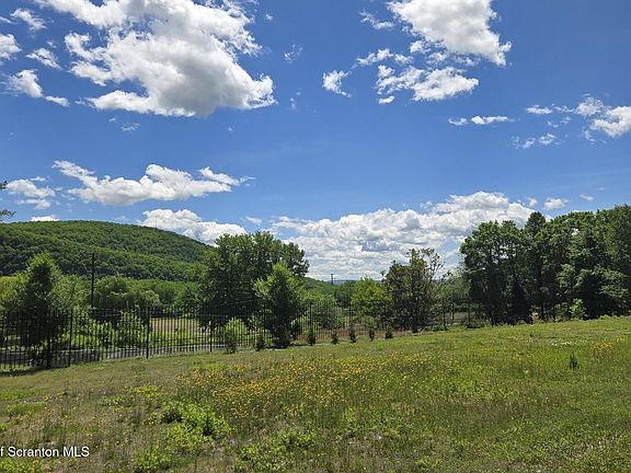 4th image of Sullivan Trail Pa Trl #92