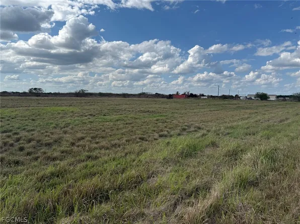 5355 3rd Rd, Labelle, FL 33935