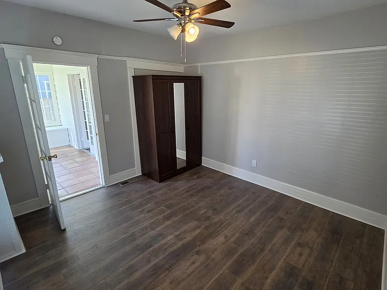 4139 Locust St — Photo 5