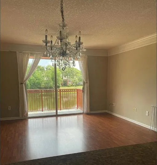 3 bed, 1433 sqft, $3,000 — Photo 2