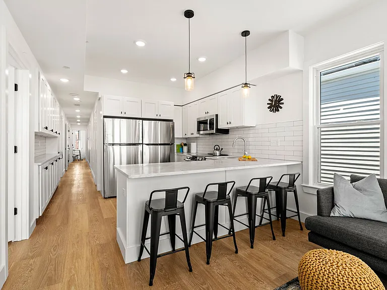 695 Bennington St #3 — Photo 9