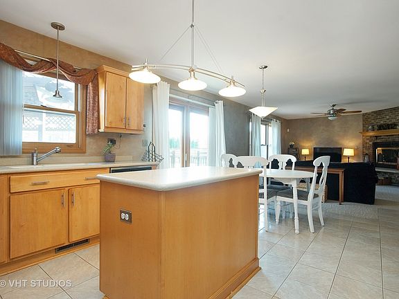 4th image of 1851 N Wilson Pl