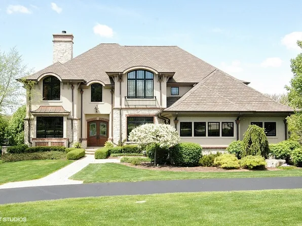 7155 Fairway Dr, Crystal Lake, IL 60014