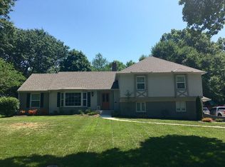 9125 Delmar St, Prairie Village, KS 66207