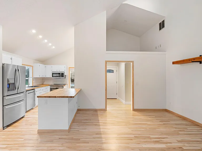 10946 SW 65th Ave — Photo 16