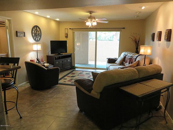 2nd image of 540 N May St #1049