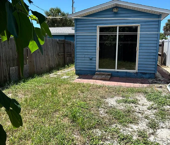 13028 Dania St — Photo 2